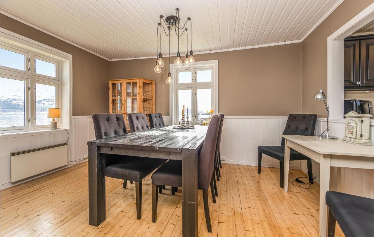 3 Bedroom Nice Home In Kvamsoy Sandvik  외부 사진