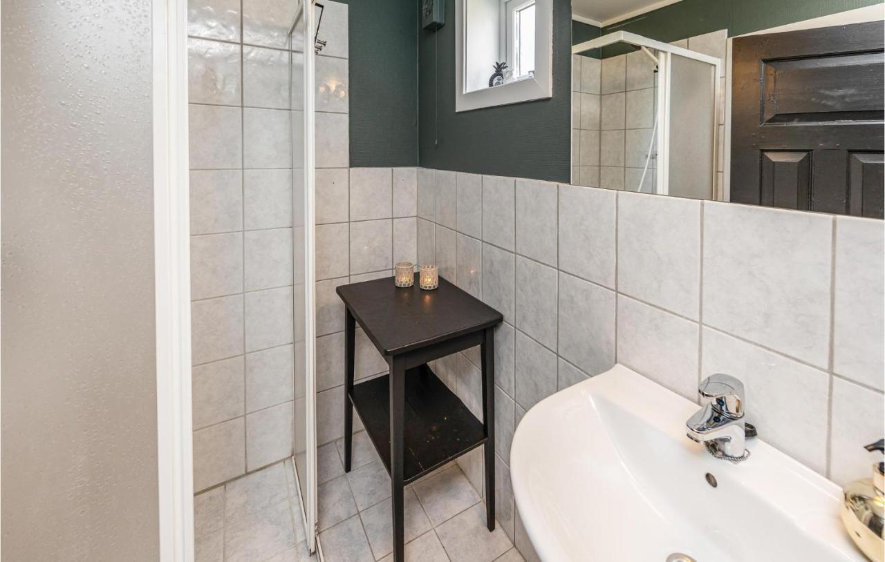 3 Bedroom Nice Home In Kvamsoy Sandvik  외부 사진